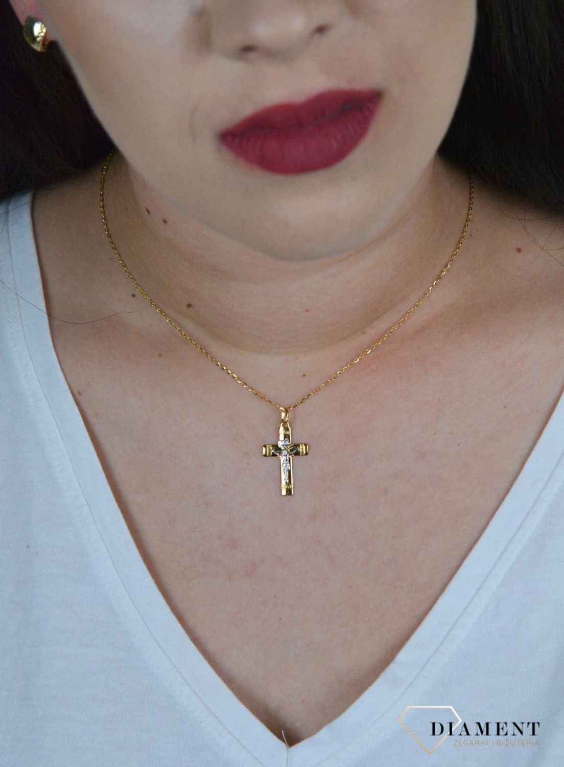 Złota zawieszka krzyżyk z grawerem wizerunek białe złoto ZA 970A.jpg